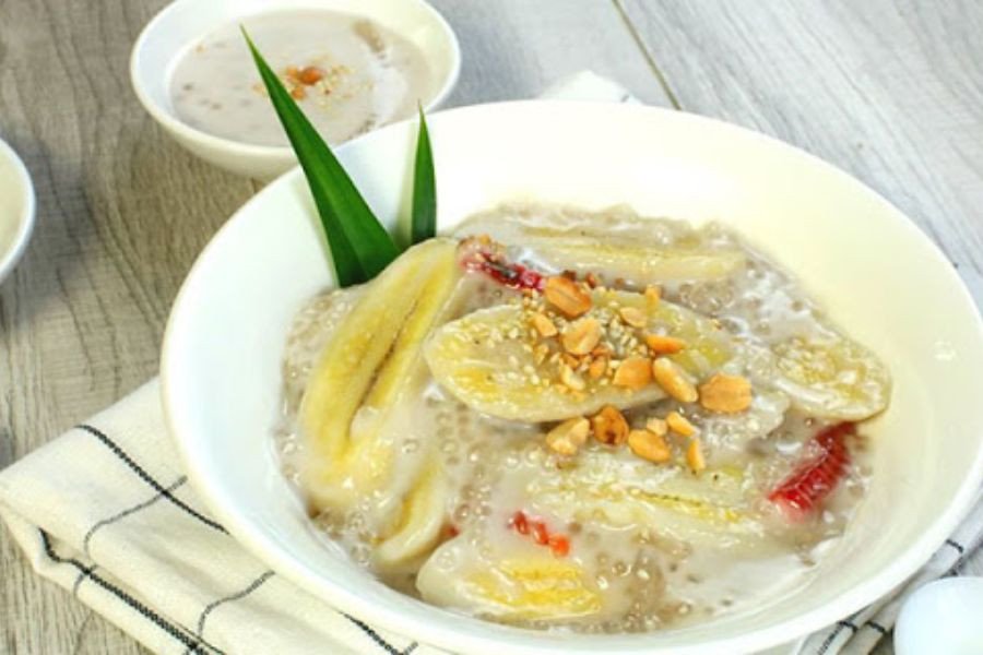 Thành phẩm chè chuối chưng khoai mì sánh mịn, thơm lừng