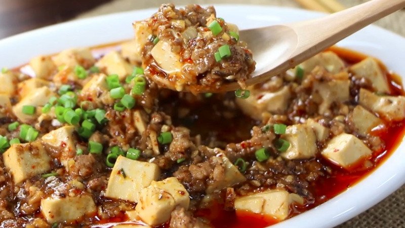 Thành phẩm đậu hũ non sốt thịt bằm sa tế cay ngon