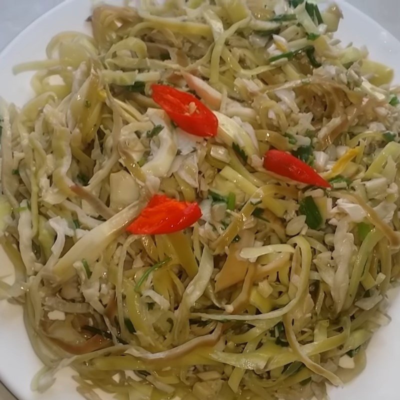 Thành phẩm hoa chuối xào tỏi hấp dẫn