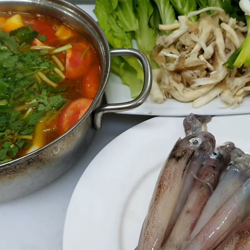 Thành phẩm lẩu mực tươi hấp dẫn, mời gọi cả gia đình cùng thưởng thức