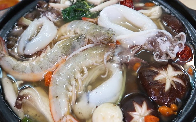 Thành phẩm lẩu ngọt ấm cúng sẵn sàng cho bữa ăn gia đình