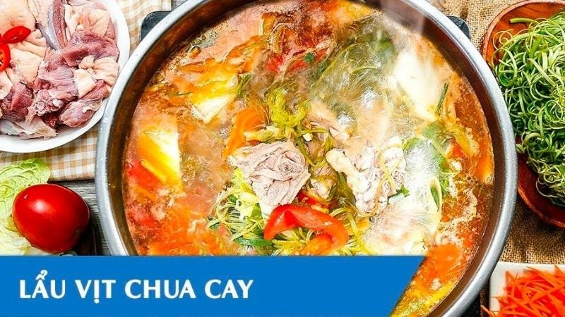Thành phẩm lẩu vịt chua cay nóng hổi, hấp dẫn