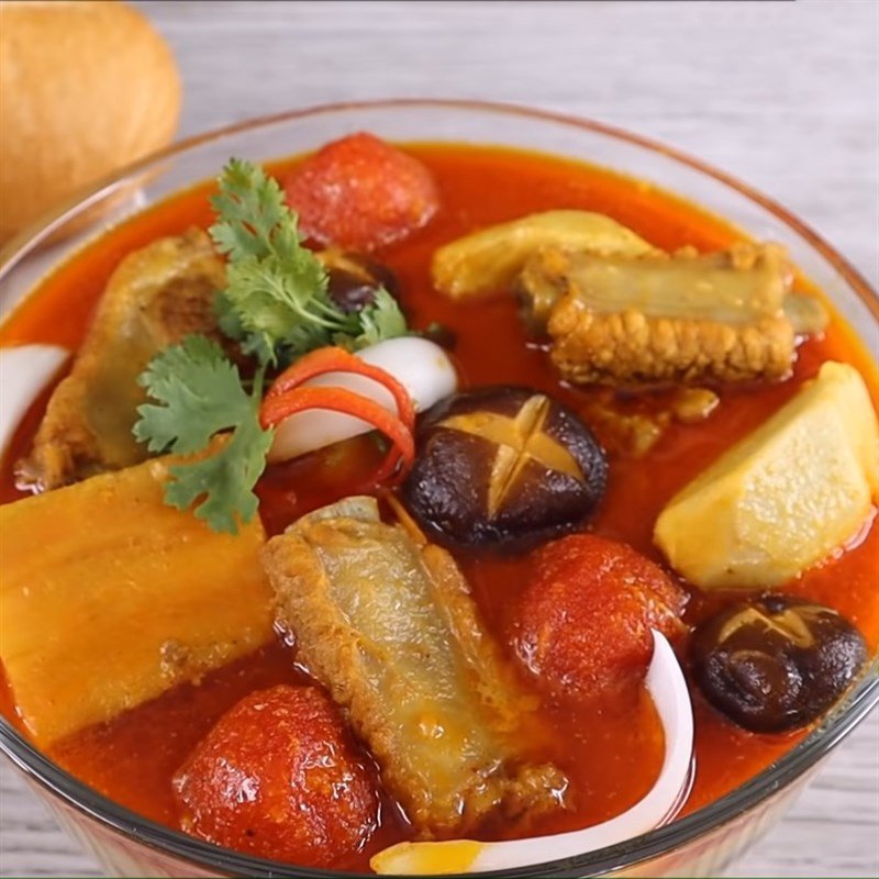 Thành phẩm món cà ri heo hấp dẫn