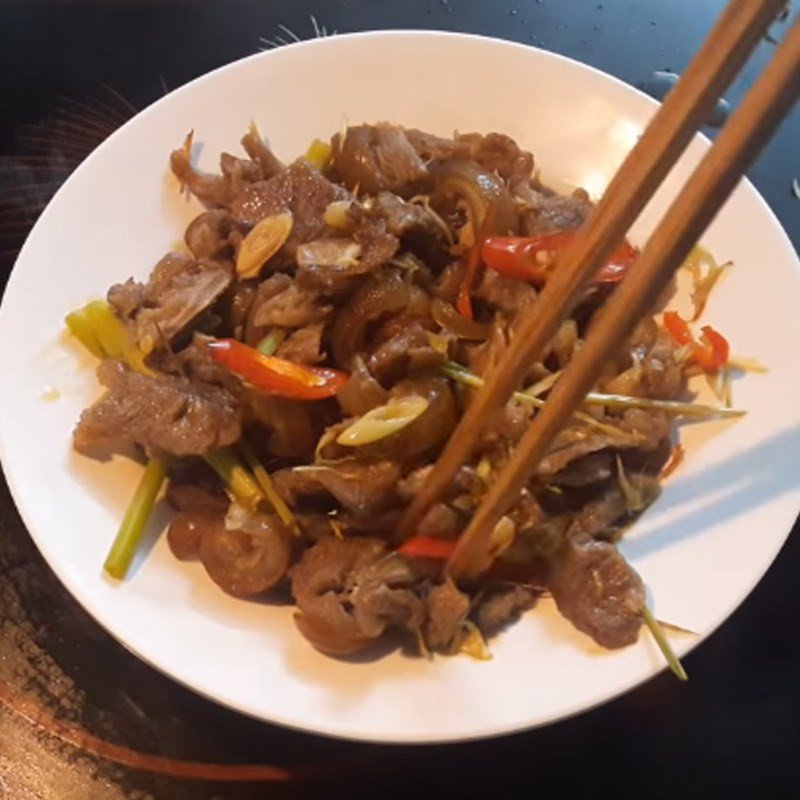 Thành phẩm món cách xào thịt dê ngon