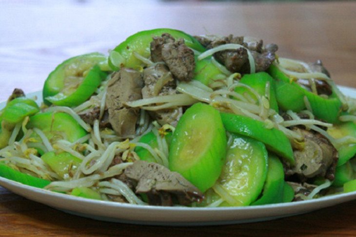Thành phẩm món gan heo xào mướp