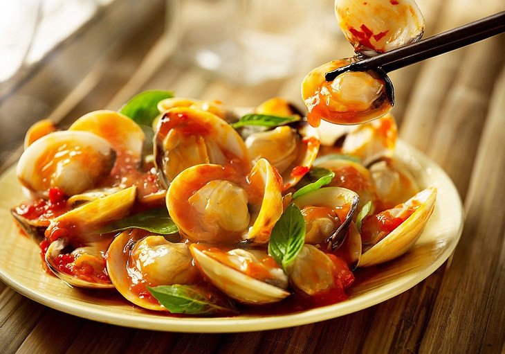Thành phẩm món ngao xào chua ngọt hấp dẫn thị giác