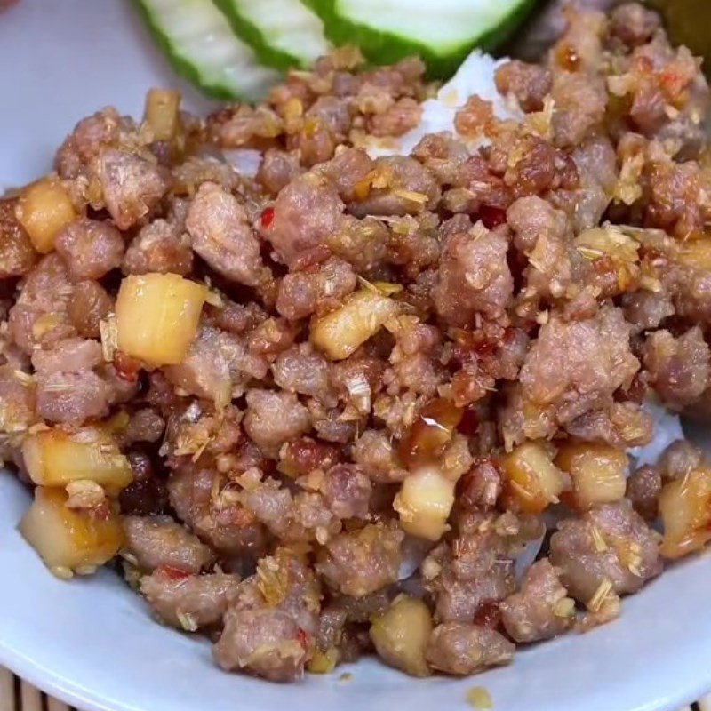 thành phẩm món thịt băm rang sả tỏi