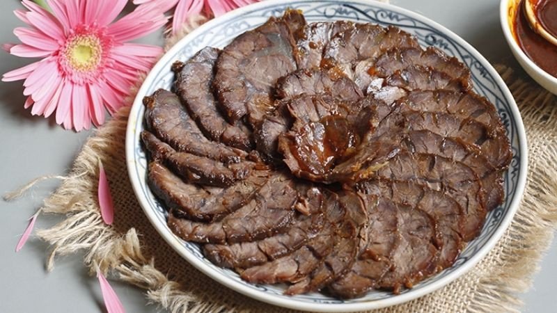 Thành phẩm món thịt bò rim mật mía hấp dẫn