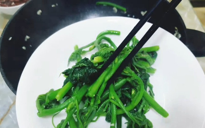 Thành phẩm rau bí xào tỏi ngon