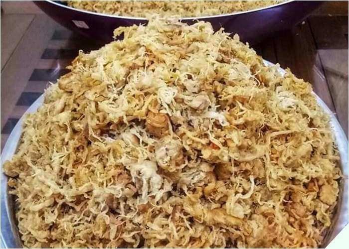 Thành phẩm ruốc thịt heo vàng óng, sợi dai ngon