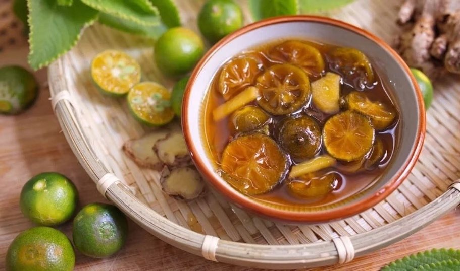 Thành phẩm tắc gừng mật ong đường phèn thơm ngon sau khi ngâm