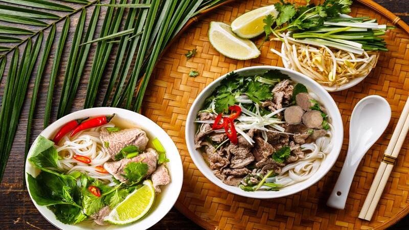 Thành phần dinh dưỡng của phở gồm carbohydrate, protein và chất béo