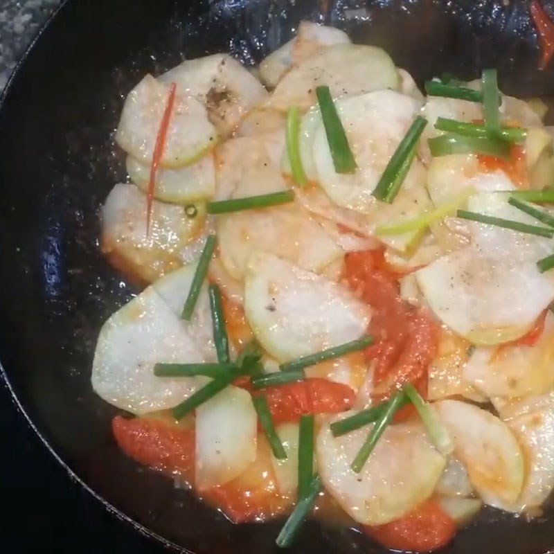 Thêm cần tây vào cuối cùng