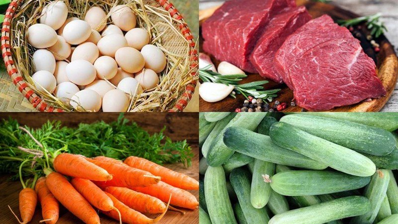 Thêm trứng, thịt và hải sản vào bát mì tôm để bổ sung protein và làm món ăn thêm phong phú.