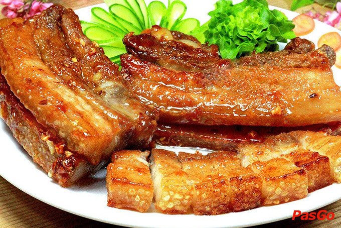 Thịt ba chỉ chiên mắm vàng ruộm, óng ả, hấp dẫn