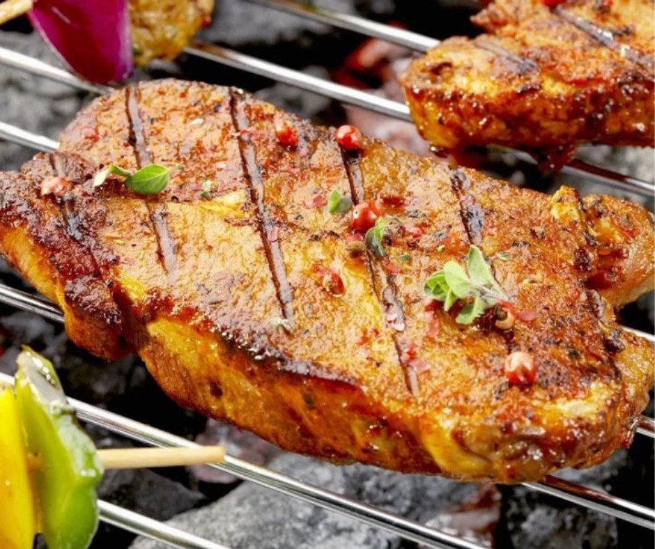 Thịt ba chỉ đã ướp sẵn, chuẩn bị nướng BBQ