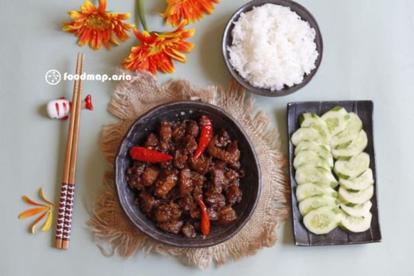 Thịt ba chỉ xào mắm ruốc sả ớt