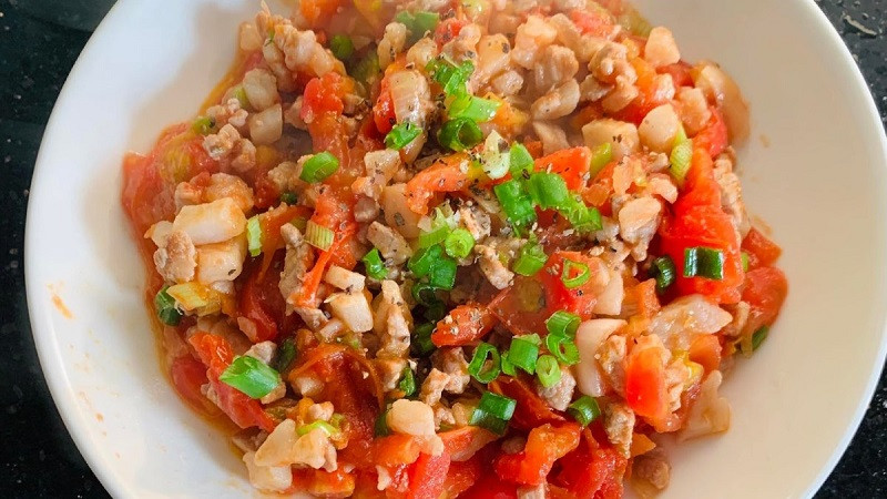 Thịt băm sốt cà chua hấp dẫn