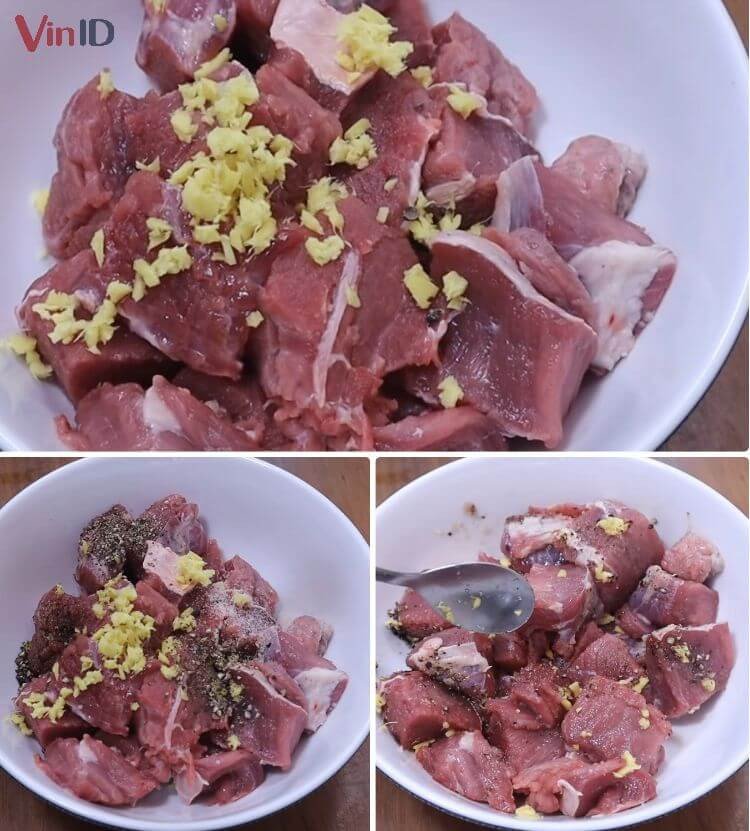 Thịt bò đang được ướp gia vị đậm đà để nấu món canh