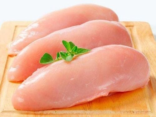 Thịt gà phi lê cung cấp năng lượng và protein dồi dào, cần biết gà bao nhiêu calo để cân đối