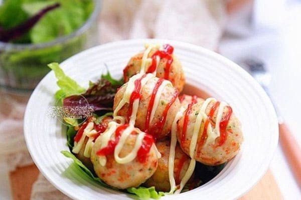 Thịt gà viên kết hợp rau củ màu sắc