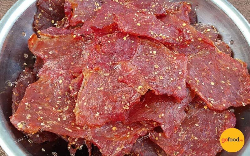 Thịt heo giả bò khô sợi thơm ngon, màu sắc đẹp mắt
