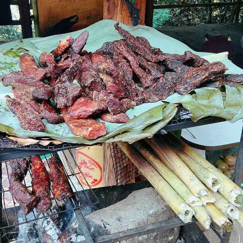 Thịt heo phơi khô gác bếp