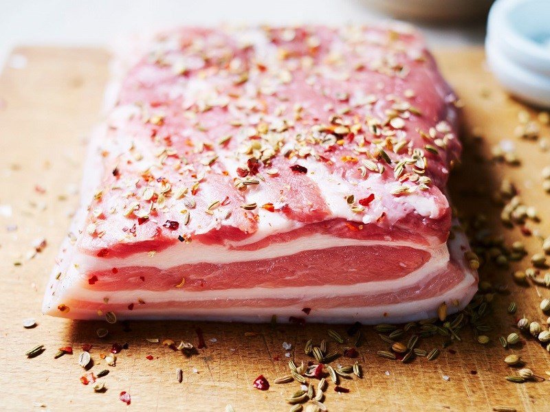 Thịt lợn giàu protein giúp xây dựng cơ bắp khỏe mạnh