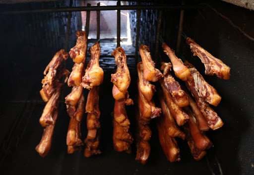 Thịt lợn khô Tây Bắc với màu sắc đặc trưng