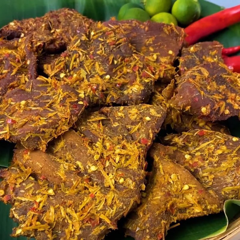 Thịt lợn khô xé sợi thơm ngon sẵn sàng thưởng thức