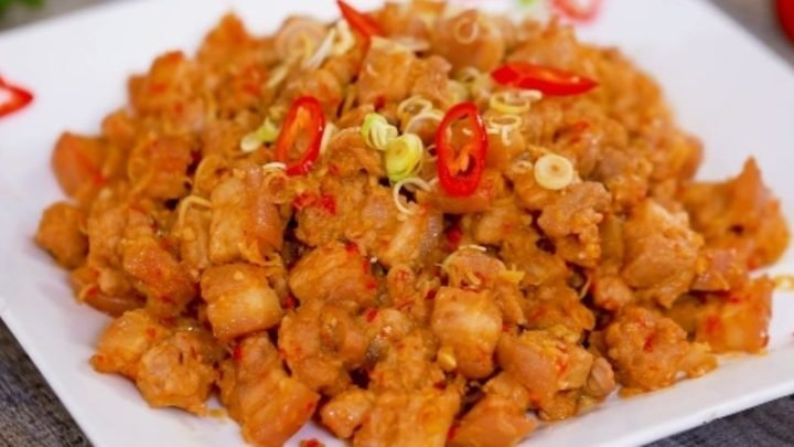 thịt lợn nạc xào sả ớt đậm đà