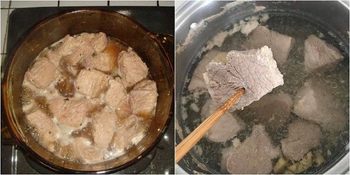 Thịt lợn thăn đang được luộc sơ để loại bỏ tạp chất và mùi hôi