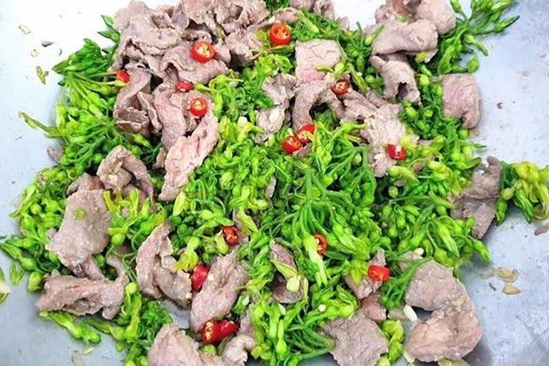 Thịt ngựa xào bông thiên lý thanh đạm, hương thơm dịu nhẹ