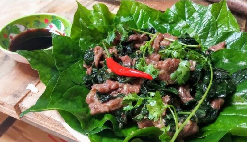 Thịt ngựa xào lá lốt thơm lừng, món ăn dân dã mà cuốn hút