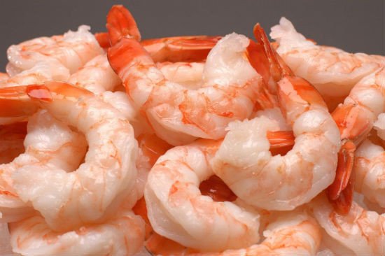 Thịt thăn heo thái hạt lựu đã ướp gia vị chuẩn bị cho món súp thập cẩm