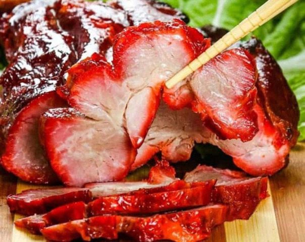 Thịt xá xíu ngon có nước sốt