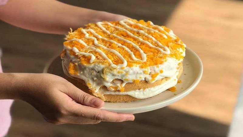 Thưởng thức bánh bông lan trứng muối giúp giảm căng thẳng, không quá lo lắng về bánh bông lan trứng muối bao nhiêu calo