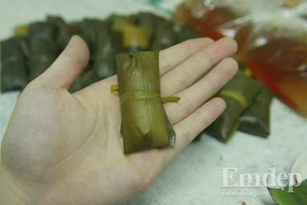 Thưởng thức bánh bột lọc Huế với nước chấm cay