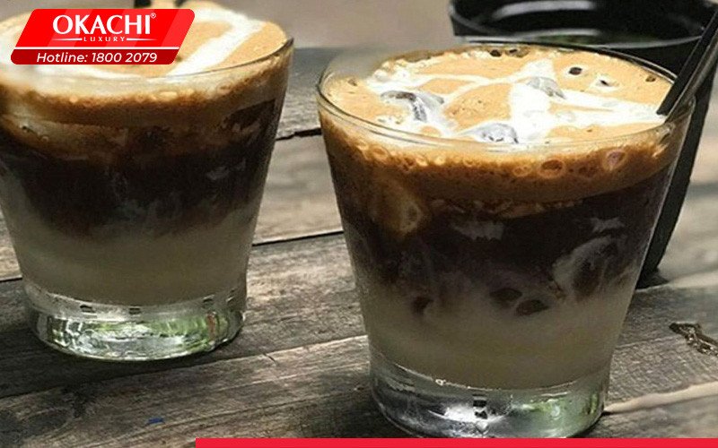 Thưởng thức cà phê Phố trong công việc