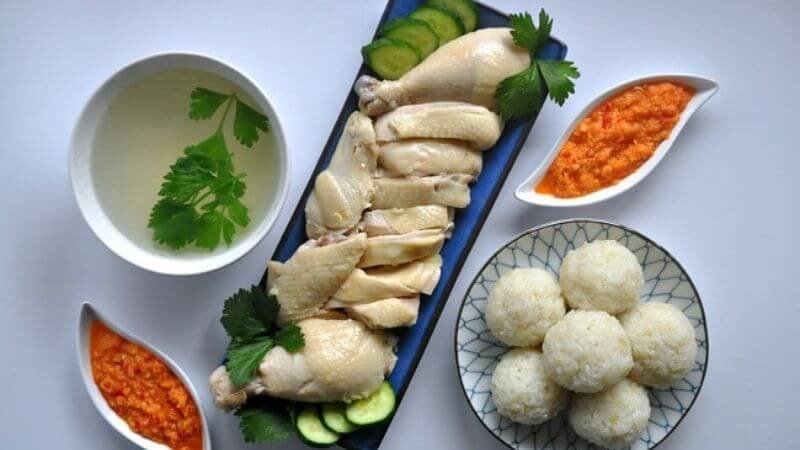 Thưởng thức cơm gà nướng với liều lượng hợp lý để tận hưởng lợi ích sức khỏe