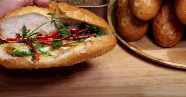 Thưởng thức món pate bánh mì thơm ngon sau khi chế biến thành công
