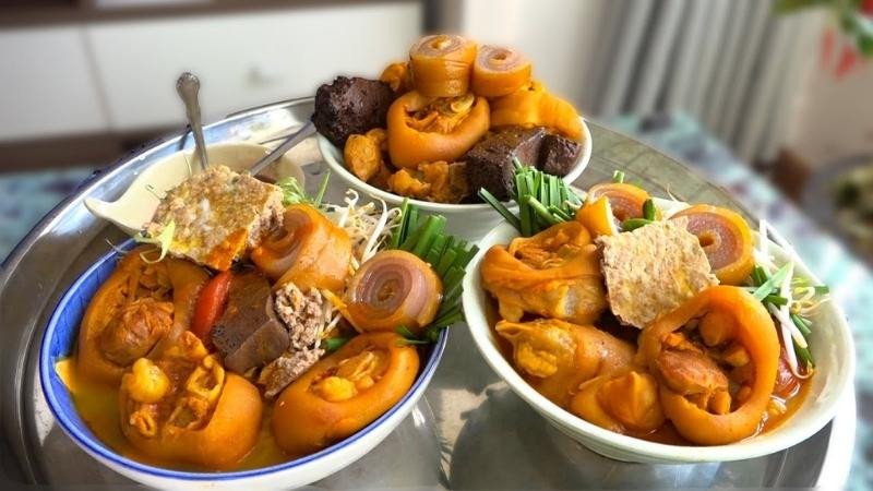 Tô bún riêu giò heo thơm ngon hấp dẫn