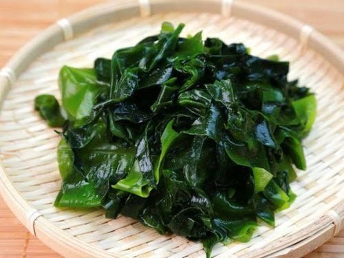 Tô canh rong biển thịt bò nóng hổi hấp dẫn