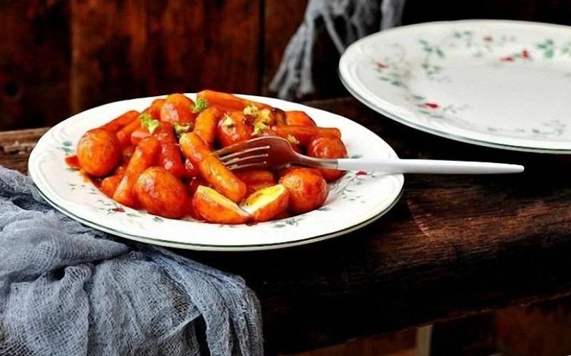 Tokbokki xúc xích trứng cút siêu cay