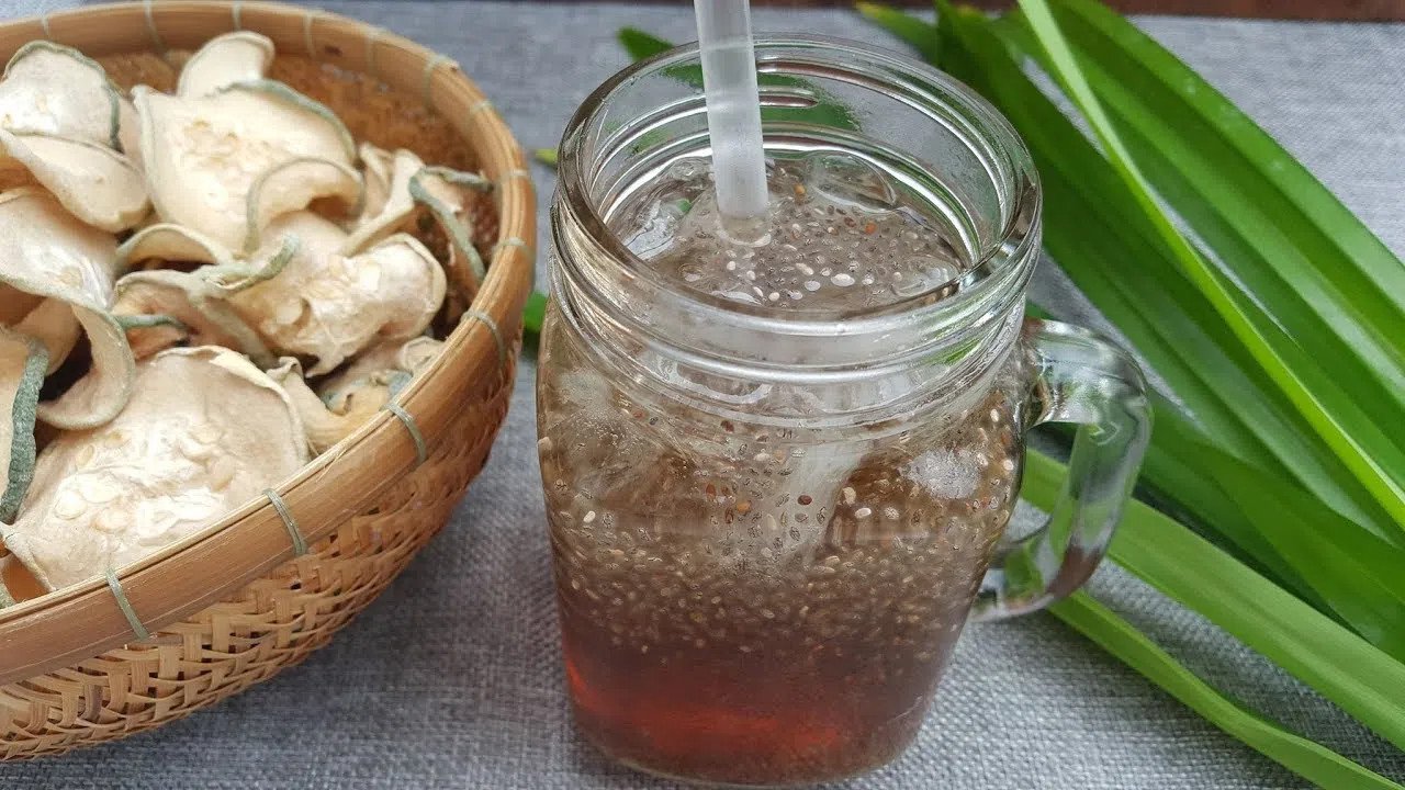 Trà bí đao hạt chia thơm ngon, bổ dưỡng theo cách nấu trà bí đao độc đáo