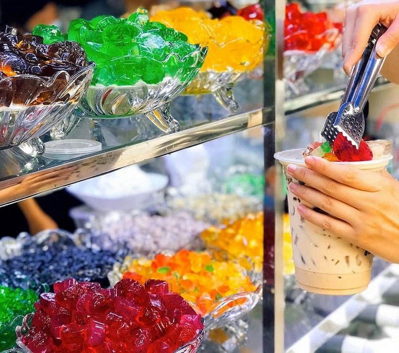 Trà sữa với nhiều loại topping hấp dẫn
