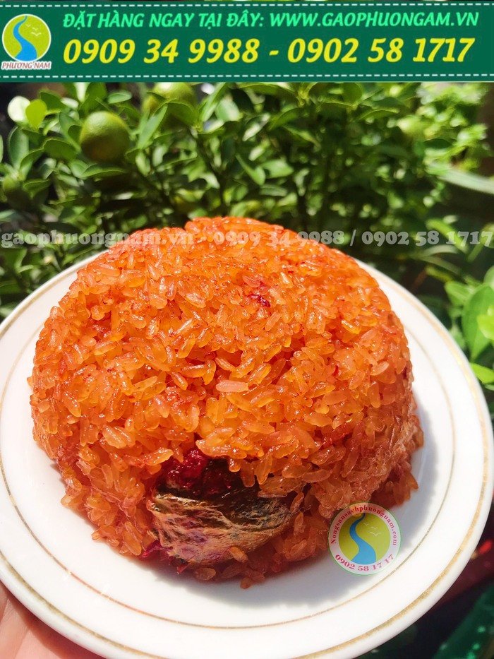 Trái gấc tươi ngon chuẩn bị nấu xôi