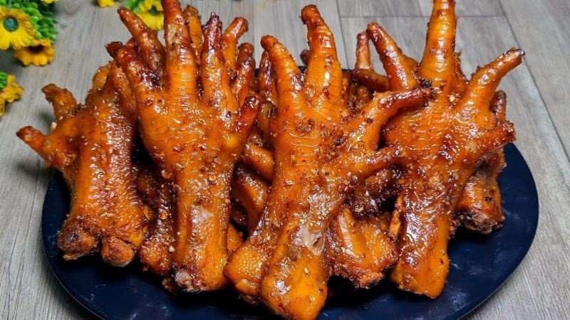Tránh ăn chân gà vào buổi tối để hạn chế tích trữ mỡ