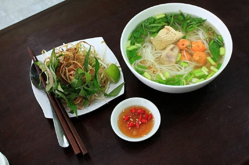 Trình bày món bún cá An Giang đơn giản đẹp mắt