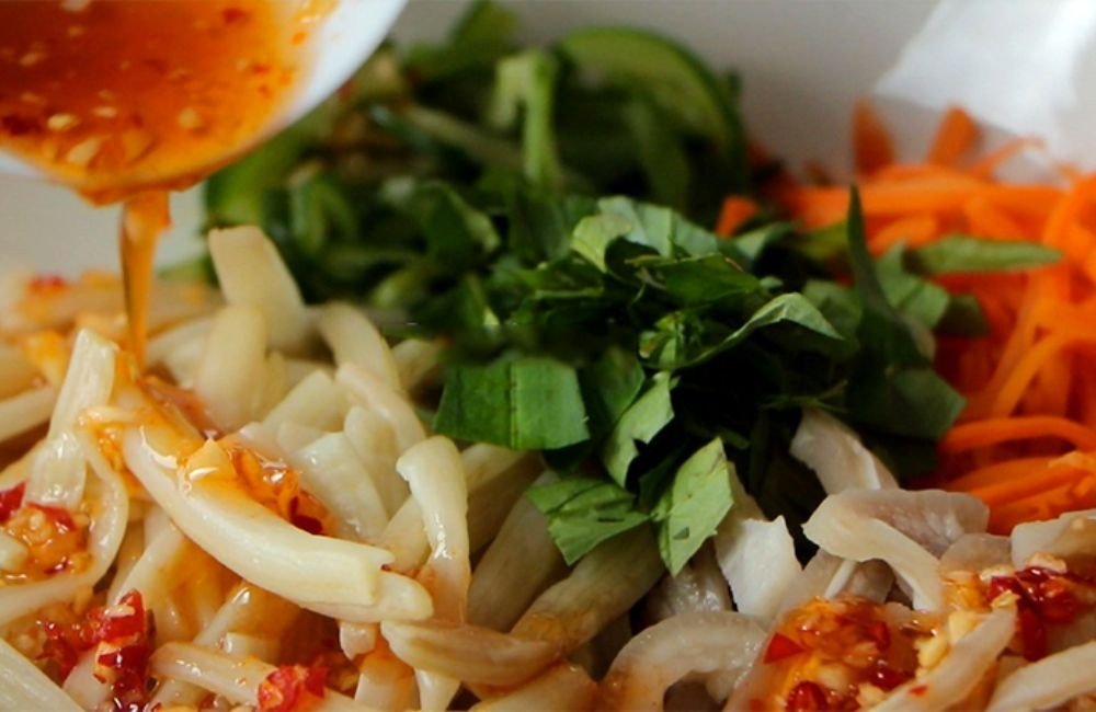 Trộn gỏi ngó sen tai heo tôm thịt hấp dẫn